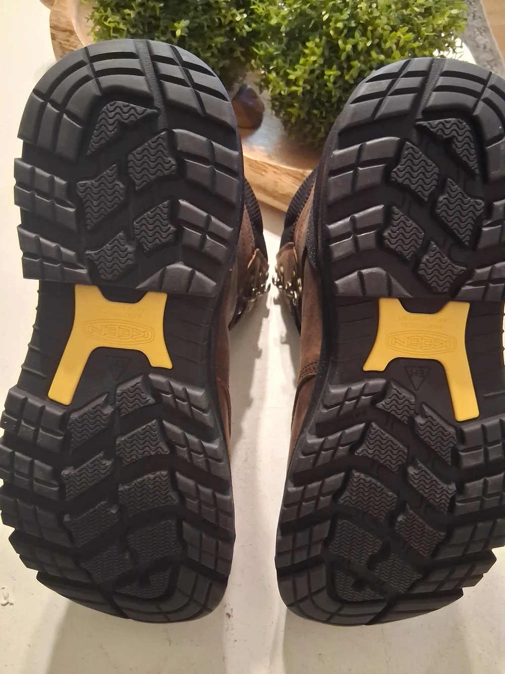 KEEN Utility 8